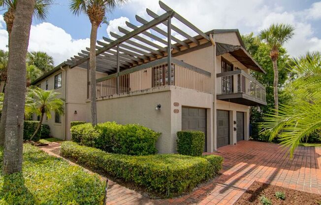 1096 AZALEA LN