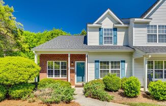 Beautiful 2 Bed 2.5 bath townhome in Bennington Place with an open loft!