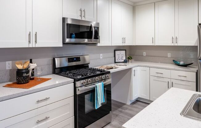 1 bed, 1 bath, 866 sqft, $2,256, Unit 322