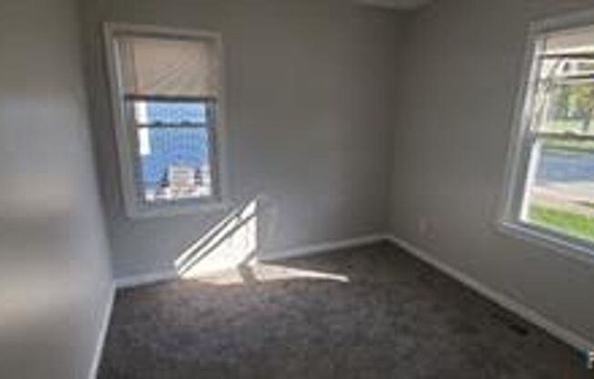 3 beds, 1 bath, $1,500