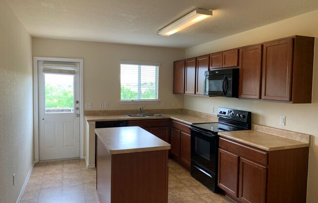 3 Bedroom Single Story Home With An Open Floor Plan!