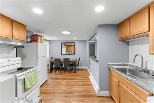 44 WOODLAWN AVE