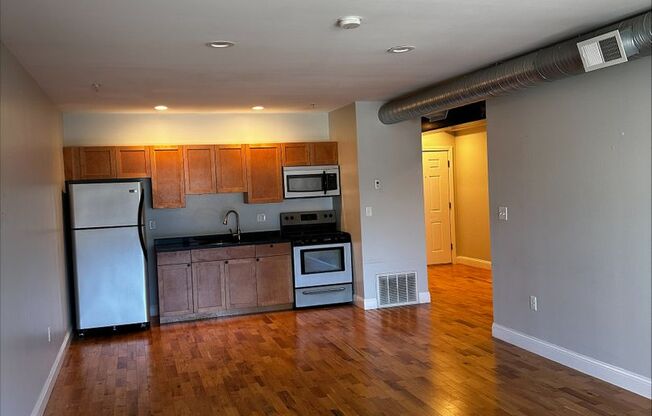 Studio, 1 bath, 580 sqft, $1,650, Unit 232