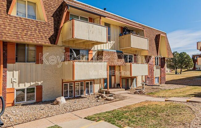 2 beds, 1 bath, 813 sqft, $1,325, Unit 6208