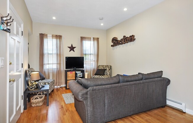 139 W 6 ST