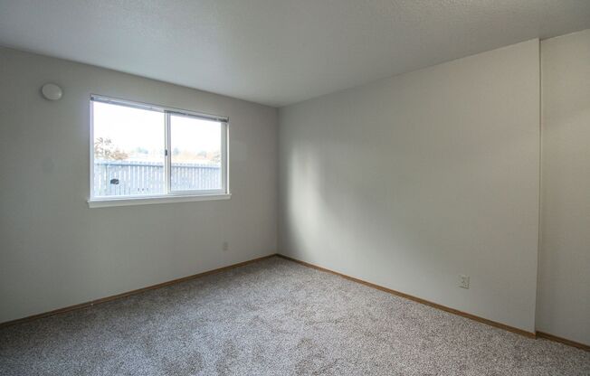 2 beds, 1 bath, 840 sqft, $1,295, Unit 78