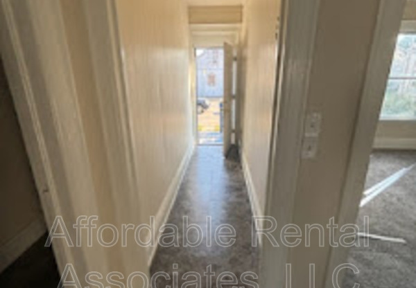 1502 W GREENFIELD AVE