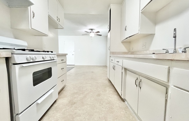 2 beds, 1 bath, $1,695