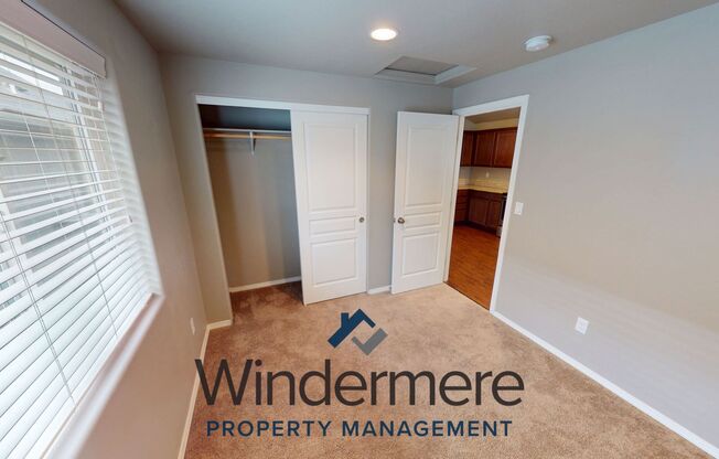 3 beds, 2 baths, 1,064 sqft, $1,695, Unit chin215-1