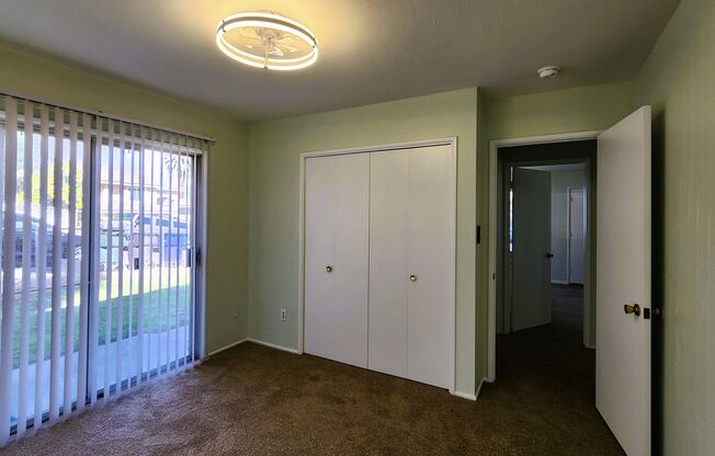 2 beds, 1 bath, $1,850, Unit Front Unit