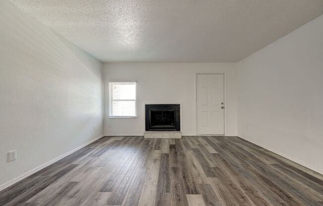 2 beds, 2 baths, 1,050 sqft, $899