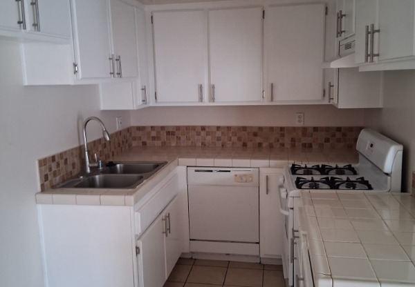 4438 W 138 ST