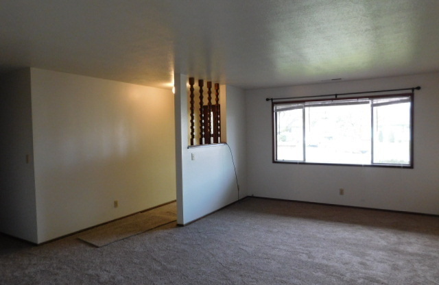 3Bd/2Ba Single Story House - For viewing!