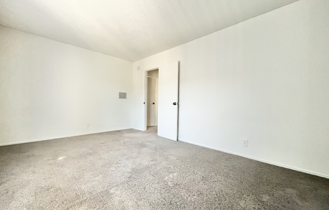 2 beds, 1 bath, $1,695