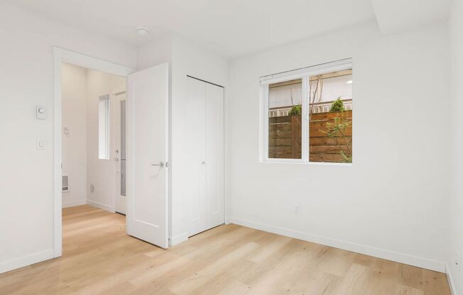 18514 MERIDIAN AVE N