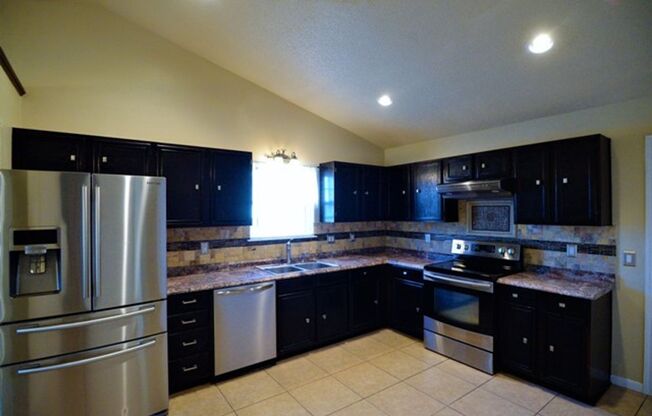 3 beds, 2 baths, $1,450