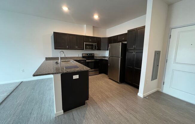 3 beds, 2 baths, 1,344 sqft, $1,665, Unit 416