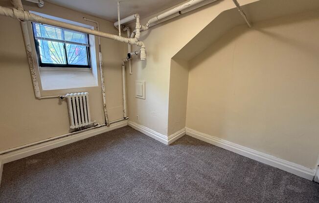 1 bed, 1 bath, $975, Unit 3