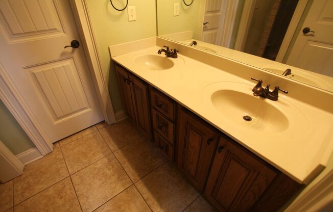 The Ivey's at Runningvine Upscale Townhomes in Auburn