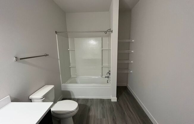 1 bed, 1 bath, 802 sqft, $1,495, Unit Lime 108