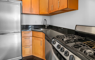 33 W 87 ST