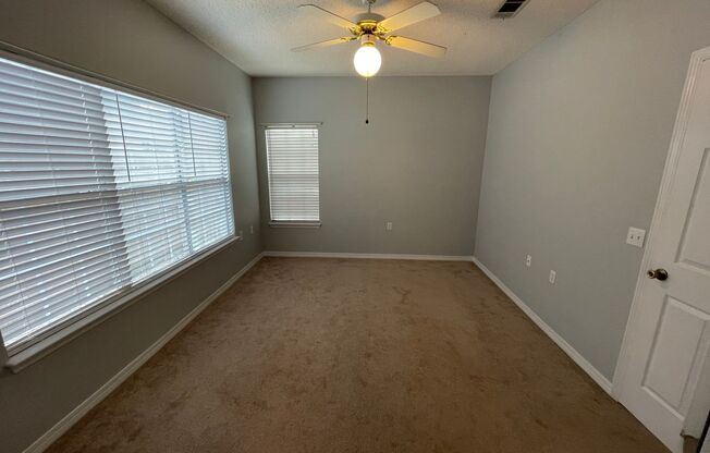 Introducing a Charming Home Retreat Located in the Heart of Pensacola