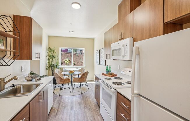 2 beds, 1 bath, 903 sqft, $1,550, Unit 192-201