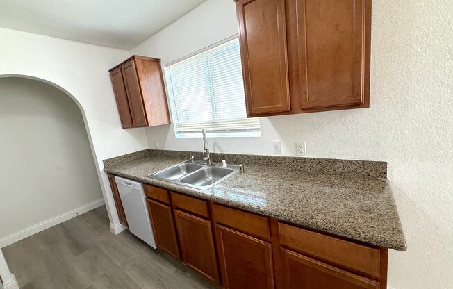 SPACIOUS 2BED/2BATH CONDO * SECOND FLOOR UNIT*