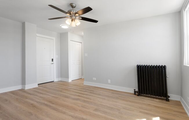 2 beds, 1 bath, 430 sqft, $2,250, Unit 7G