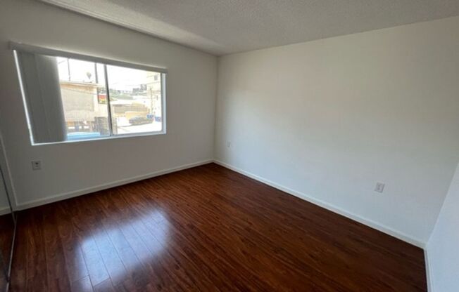 2 beds, 1 bath, $2,425, Unit 08