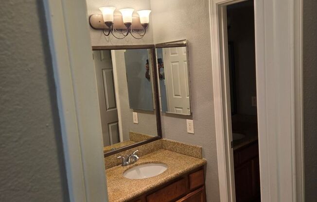 2 beds, 1 bath, $2,100, Unit UNIT 37