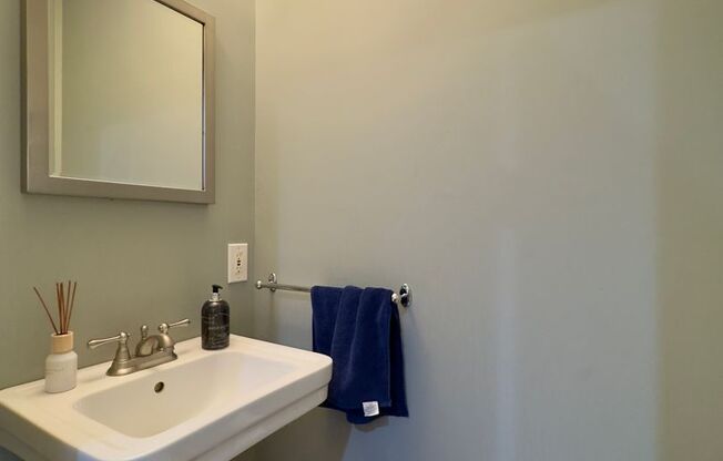 Charming 2Bed/2.5Bath in Carroll Camden