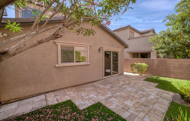 Gorgeous 3 Bedroom/2.5 Bathroom Home in the North West of Las Vegas
