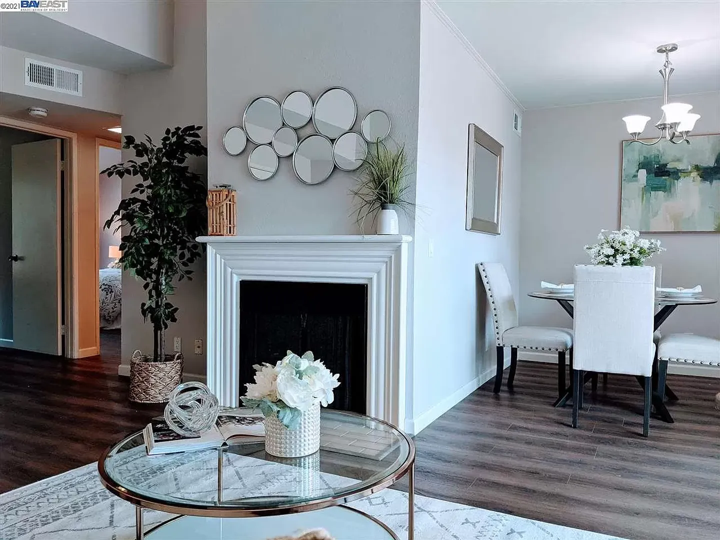 $2850 / 2 BR - GORGEOUS MEADOWBROOK CONDO IN CENTRAL FREMONT