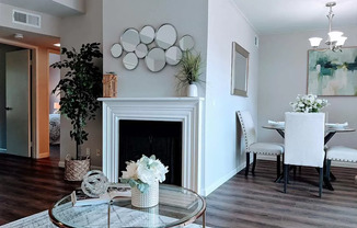 $2850 / 2 BR - GORGEOUS MEADOWBROOK CONDO IN CENTRAL FREMONT