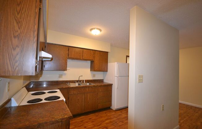 1 bed, 1 bath, 680 sqft, $525, Unit 03