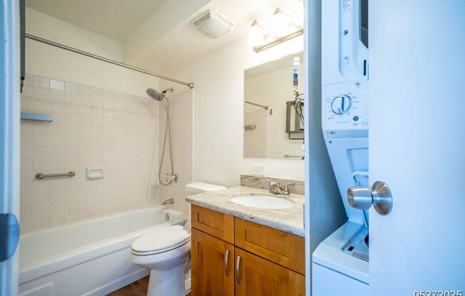1 bed, 1 bath, $2,350, Unit # 1705
