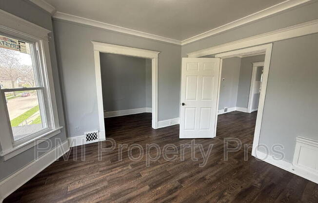 2155 N 32 ST