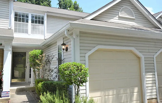 Updated 2 Bed, 2.5 Bath Townhome in Charlotte