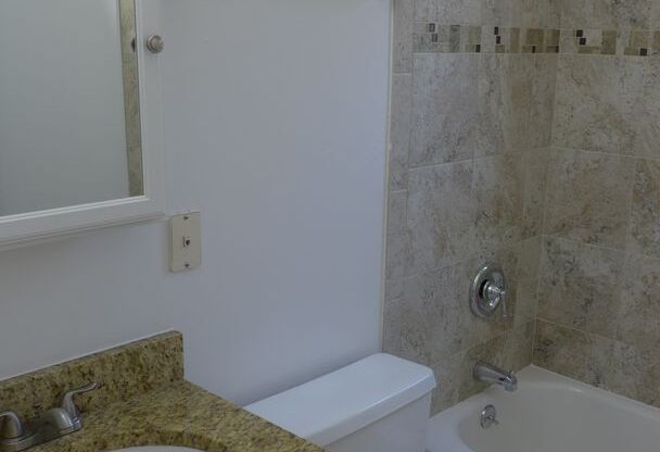 2 beds, 2 baths, 920 sqft, $2,095, Unit 906