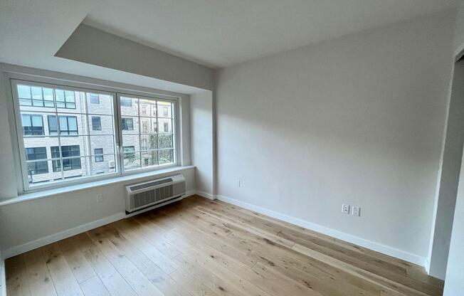 1 bed, 1 bath, $3,407, Unit 4-J