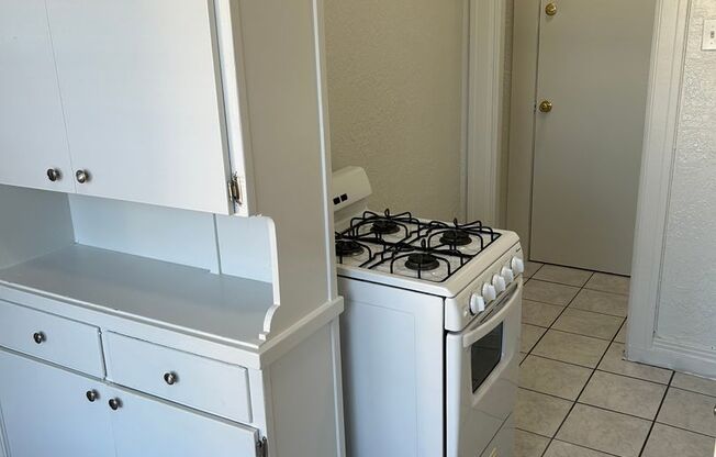 Studio, 1 bath, 340 sqft, $1,595, Unit 607