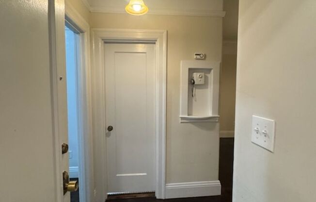 1 bed, 1 bath, $2,995, Unit 203