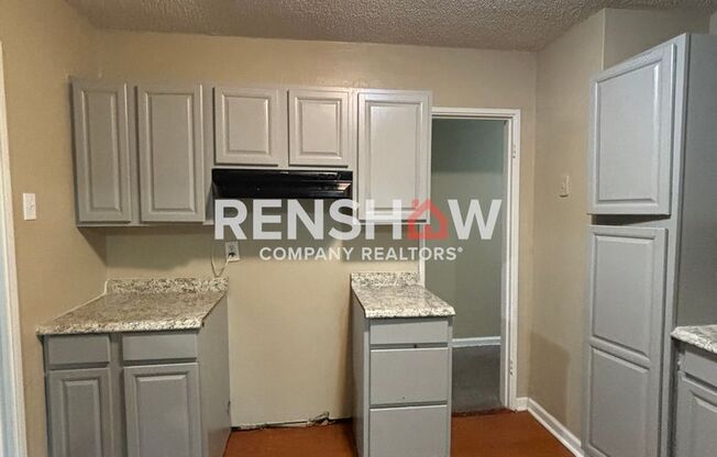 4 beds, 1 bath, $995