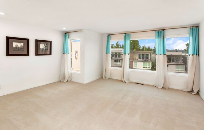 3 beds, 3.5 baths, $6,100