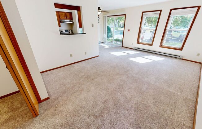 2 beds, 1 bath, 950 sqft, $1,700, Unit 7765RB