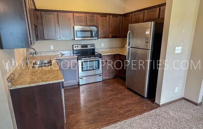 Rent Special $1000 off! 3 Bedroom 2 Bath Condo single car garage in Ankeny!