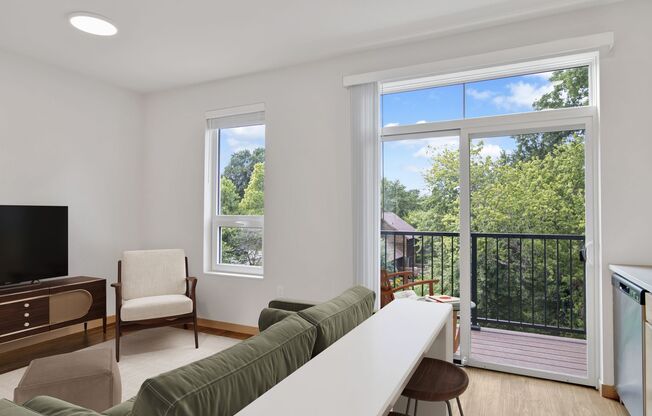 Studio, 1 bath, 500 sqft, $1,400, Unit 208