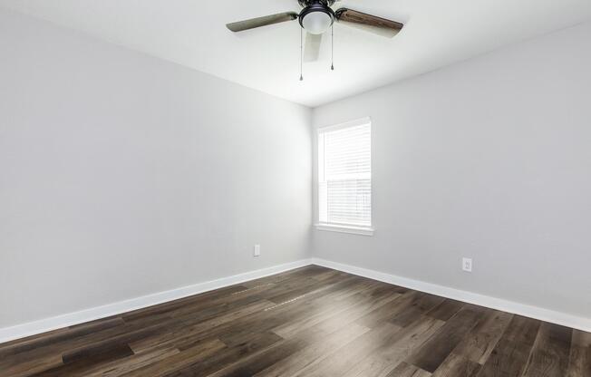 3 beds, 2 baths, 1,210 sqft, $1,729