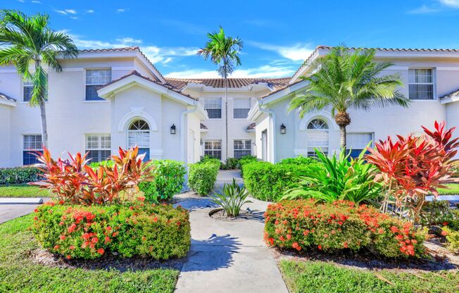 ** CALUSA BAY ** 2 BED / 2 BATH - CONDO - FURNISHED - AMAZING LOCATION! - ANNUAL RENTAL